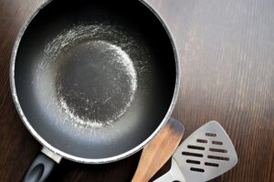 Microplastics: Why Nonstick Pans are a Health Hazard?