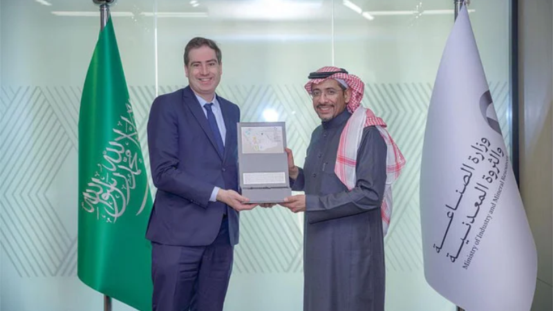 Saudi Arabia, France Vow to Enhance Cooperation in Industrial Sectors