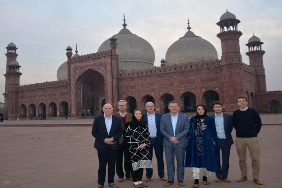 Badshahi Mosque