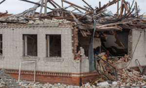 Strong Quake Kills Three People in Iran Officials (1)
