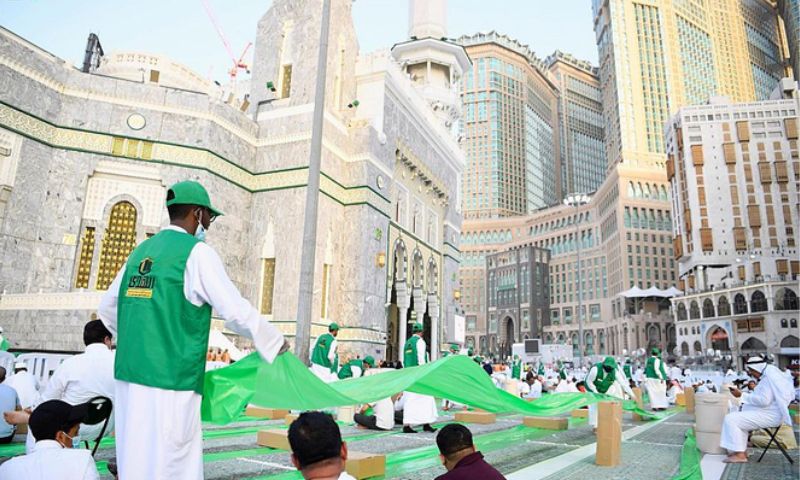 Iftar Meals, Visitors