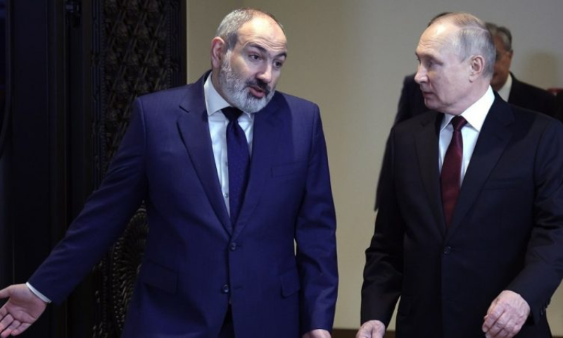 Armenia's Prime Minister Nikol Pashinyan complained to Russia's President Vladimir Putin