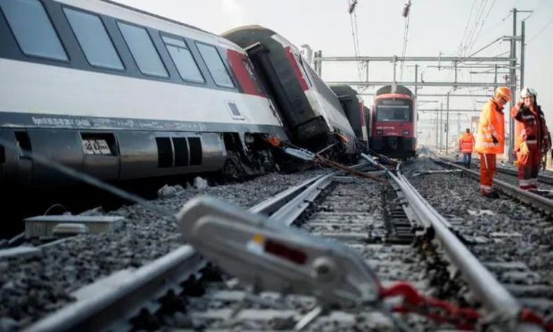 Switzerland, Weather, Train, Media, Storm, Rail, Investigation, Winds