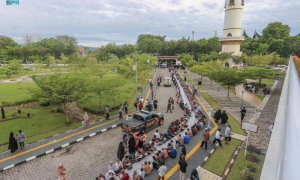 KSA Holds Longest Ever Iftar Table in Indonesia