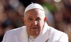 Vatican, hospital, medical team, tweeted