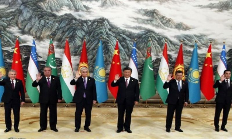 XI