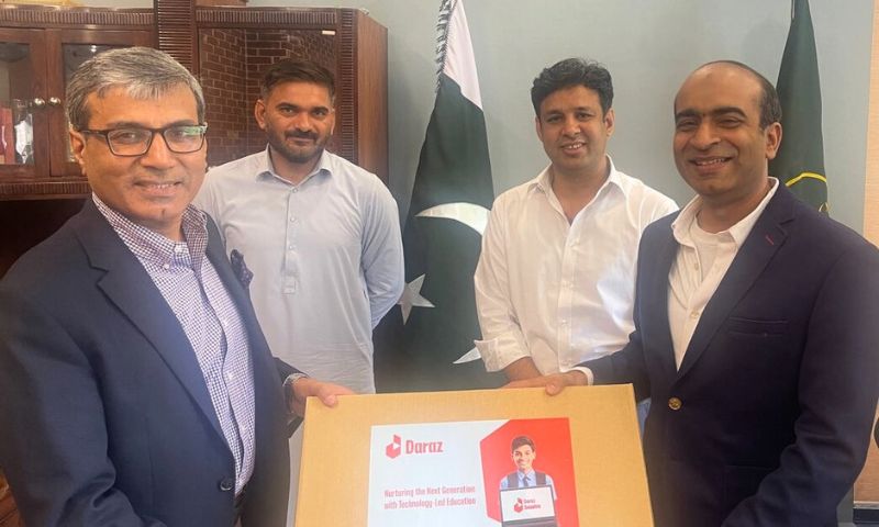 Daraz, Pakistan, Laptops, Schools, Government, Punjab, Okara, Digital, Computers, Students, Technology