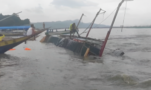 30 Feared Dead as Boat Capsizes in Philippines