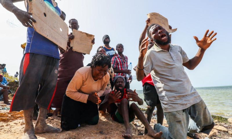 UN, Migrants, United Nations, UNHCR, Tunisia, North Africa, Libya, Algeria, Border, NGO, Food, Water, Europe,