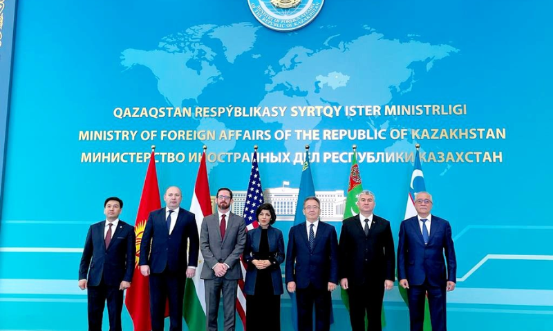 Washington Holds Meeting with Central Asian Nations on Afghanistan