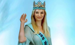 Karolina Bielawska, Tour, Kashmir, Miss World