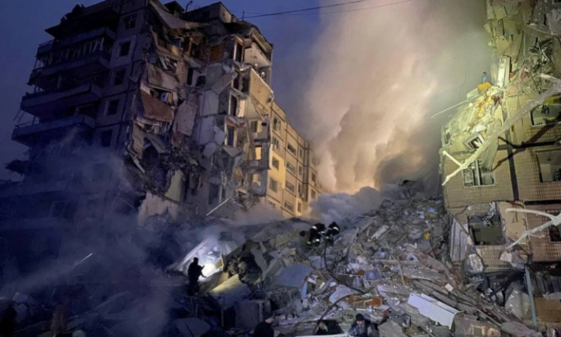 Russian Strikes in Ukraine Kill Five Civilians, Injure 18
