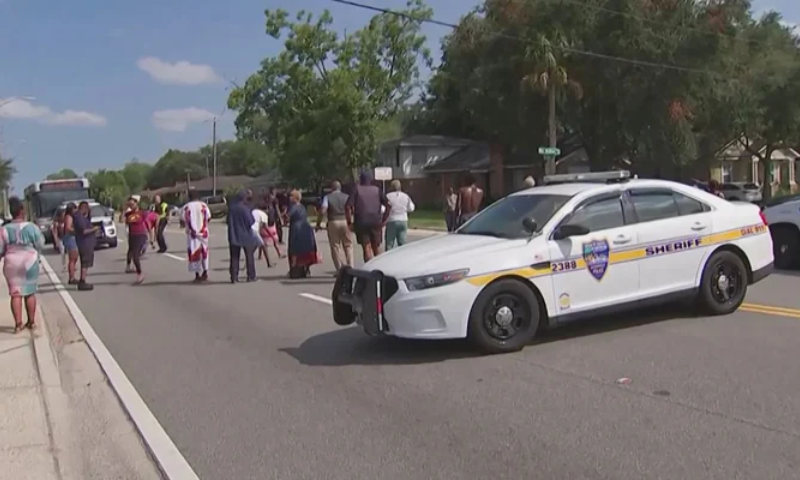 Gunfire in Florida Over Dog Sale Kills Three