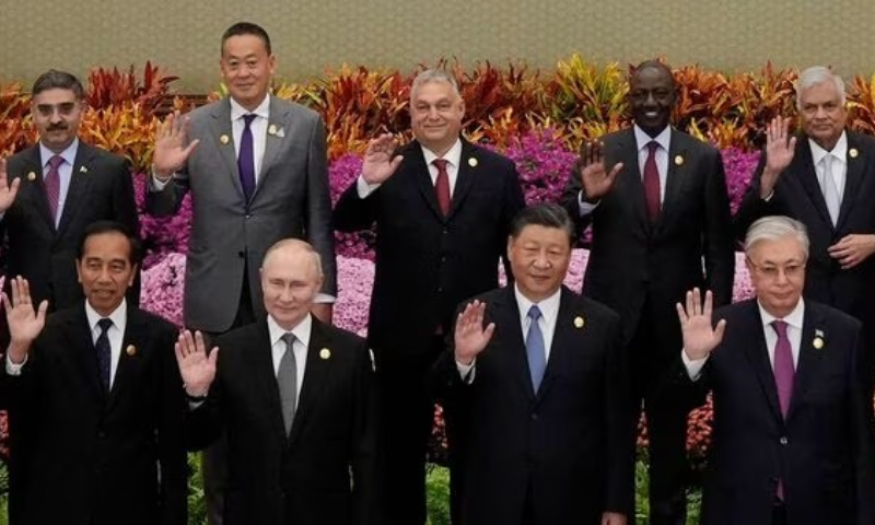 China Unveils Vision for Shared Future with Neighboring Countries in New Era