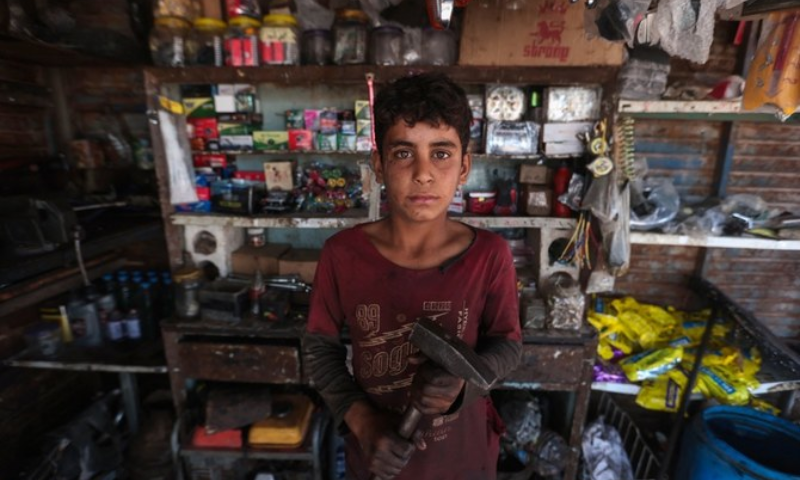 Poverty Stricken Syrian Parents to Choose Between Kids' Education, Survival