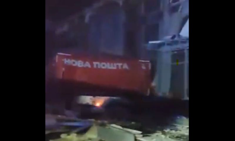 Russian Strike Kills 6 in Ukraine