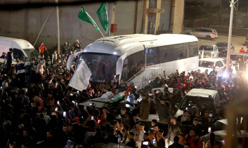 Hamas to Free More Israeli Hostages in Exchange for Palestinian Prisoners Amid Fragile Truce