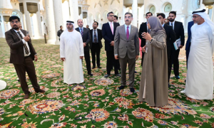 Pakistans PM Pays Tribute to Late Sheikh Zayed bin Sultan Al Nahyan