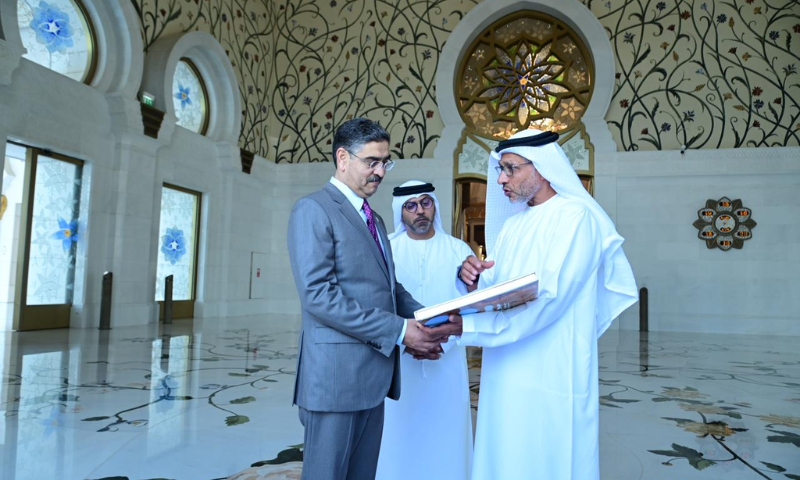 Pakistans PM Pays Tribute to Late Sheikh Zayed bin Sultan Al Nahyan 1