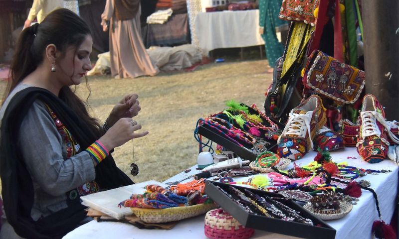 Visitors, Lok Mela, Sindh, Lok Virsa Islamabad, handicrafts, gemstones, show pieces, foods, Tourism, culture