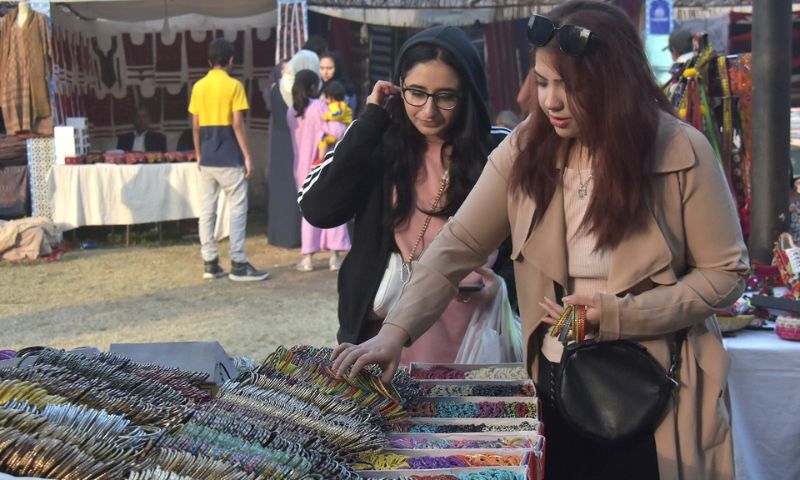 Visitors, Lok Mela, Sindh, Lok Virsa Islamabad, handicrafts, gemstones, show pieces, foods, Tourism, culture