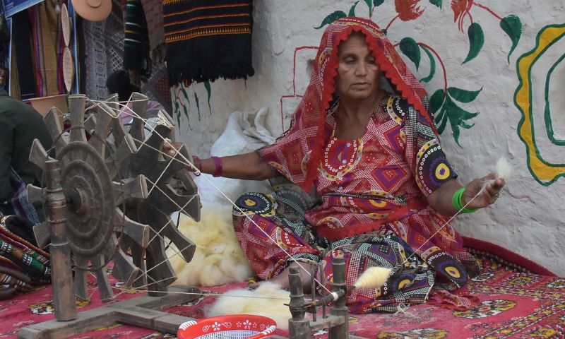 Visitors, Lok Mela, Sindh, Lok Virsa Islamabad, handicrafts, gemstones, show pieces, foods, Tourism, culture