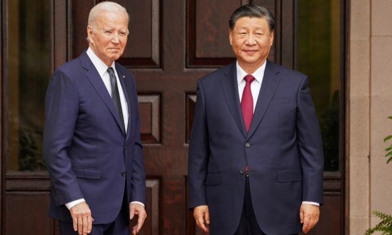 XI