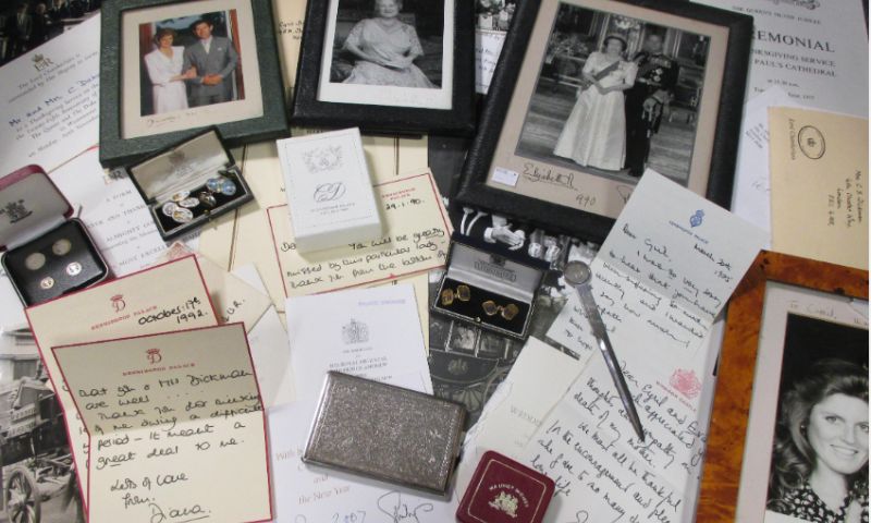 Christmas, Card, Diana, Auctioneers, Prince Charles, Bill Pashley