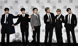 Singers RM and V of the K-pop