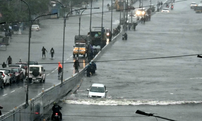 Eight Dead as Cyclone Batters India's Southeast Coast