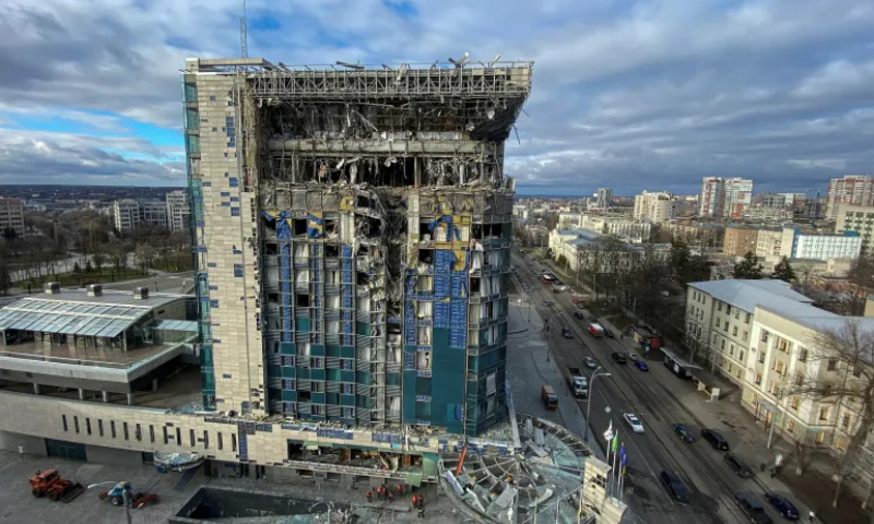 Russia Launches Retaliatory Strikes on Ukraine, Targeting Military Facilities and Hotel