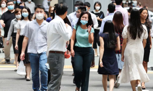 Singapore Sees Covid Uptick, Mask-in-Public Regime Returns
