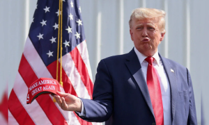 Trump Addresses Dictatorship Concerns at Iowa Town Hall