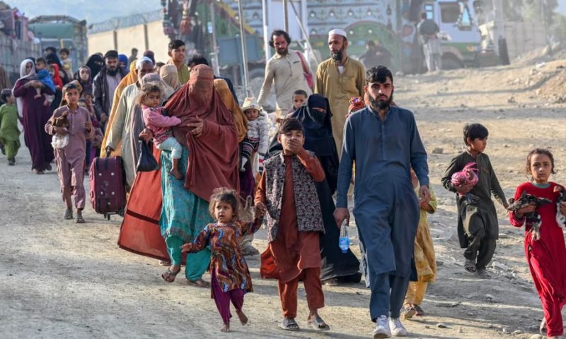 Iran, Deports, Afghan Refugees, Pakistan, Afghanistan, Refugees, Taliban, Minister, Administration, Afghans, Interior Minister, Sarfaraz Bugti, Islamabad, Bombings,