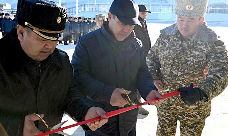 President, Kyrgyzstan. Chinese, border, help