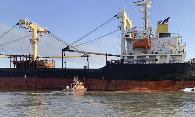 Ukrainian authorities, commercial ship, Russian naval, mine, Black Sea, sailors, Ukraine