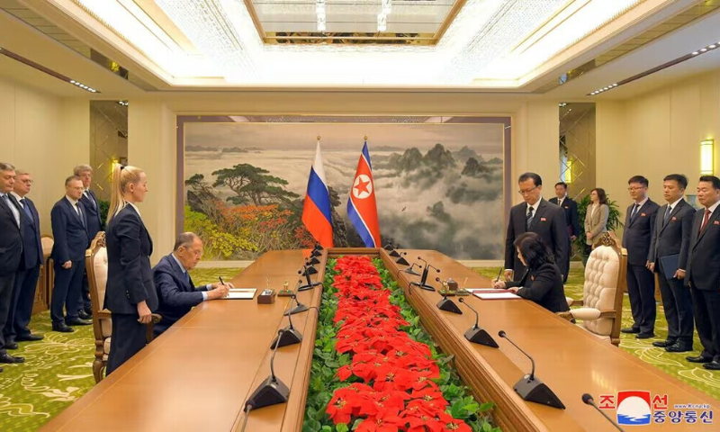 North Korean Foreign Minister Engages in Talks with Russia to Strengthen Bilateral Relations