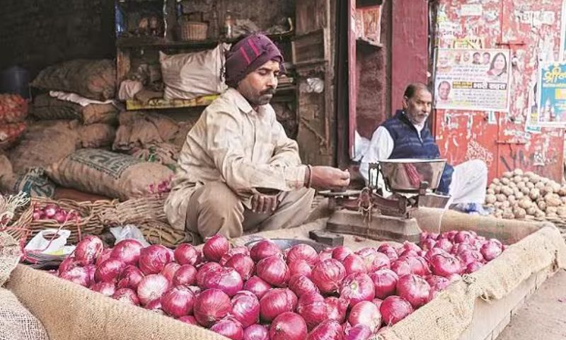 Traders, exports, importers, market, India, Pakistan, inflation, price, President, government, onion