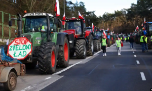 Poland Considers Wider Ban on Ukrainian Food Imports