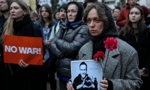 Russian Cultural Activists Urge Release of Alexei Navalny's Body