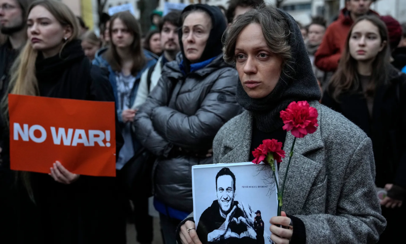Russian Cultural Activists Urge Release of Alexei Navalny's Body