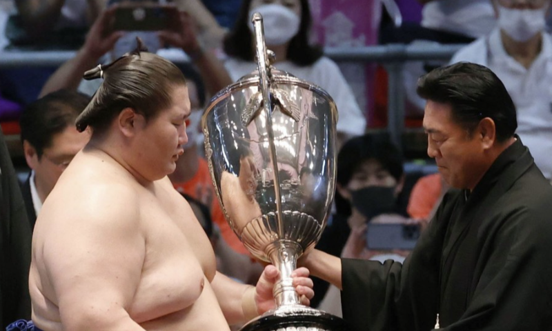 Sumo Sensation: Takerufuji Makes History with Debut Victory