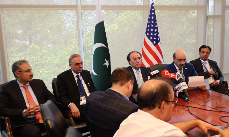 Pakistans Finance Minister Meets Representatives of SP Global Fitch Ratings 1