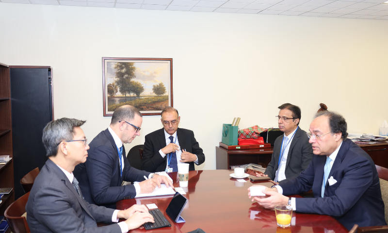 Pakistans Finance Minister Meets Representatives of SP Global Fitch Ratings 3