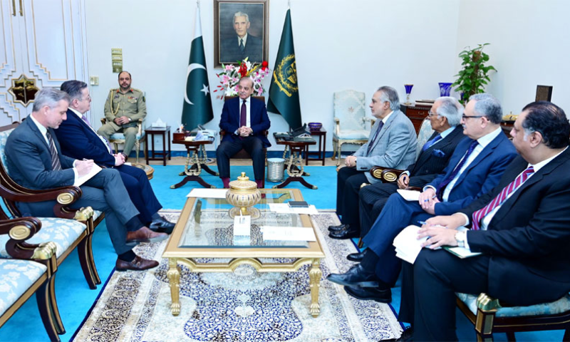 Pakistan’s PM Invites French President for Official Visit