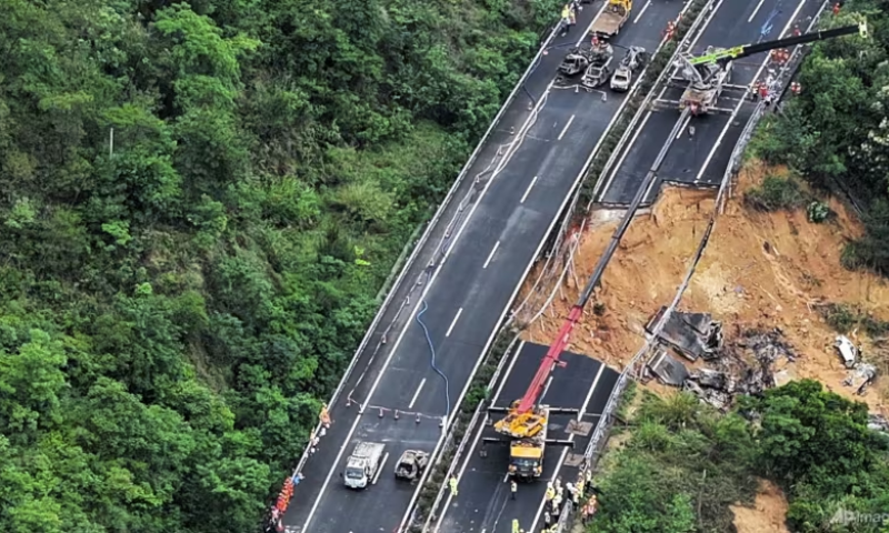 Death Toll from South China Road Collapse Swells to 36