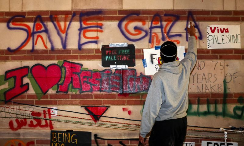 Social Media, Celebrities, Met Gala 2024, New York, Taylor Swift, Zendaya, Kim Kardashian, Gaza, Palestinians, Israel, TikTok, Instagram, #Blockout2024