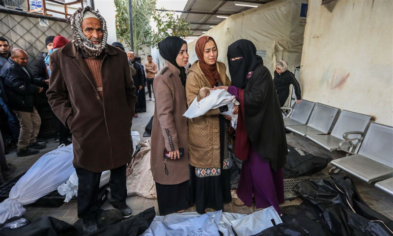 Israel Pounds Gaza Citys Shujaiya for Fourth Day as Death Toll Surpasses 37877 3