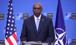 Ukraines Defense Chief to Hold Talks with Austin Pentagon