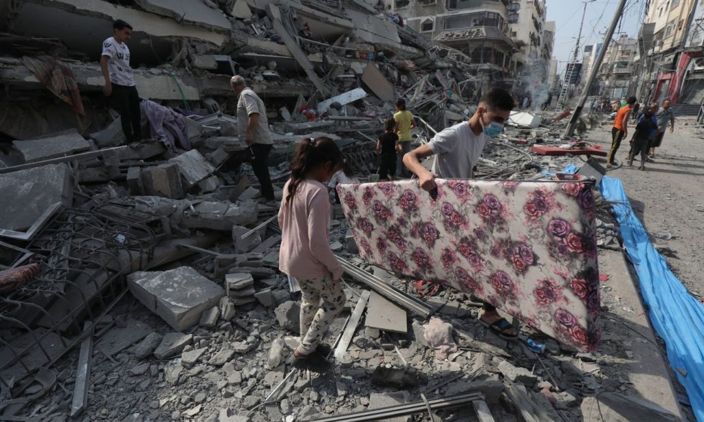 Israel, Gaza, Hamas, Palestinians, Rafah, Khan Younis, United States, Qatar, Egypt, Ceasefire, Hamas, UN Security Council, Food, Humanitarian Crisis, Water, Medicine